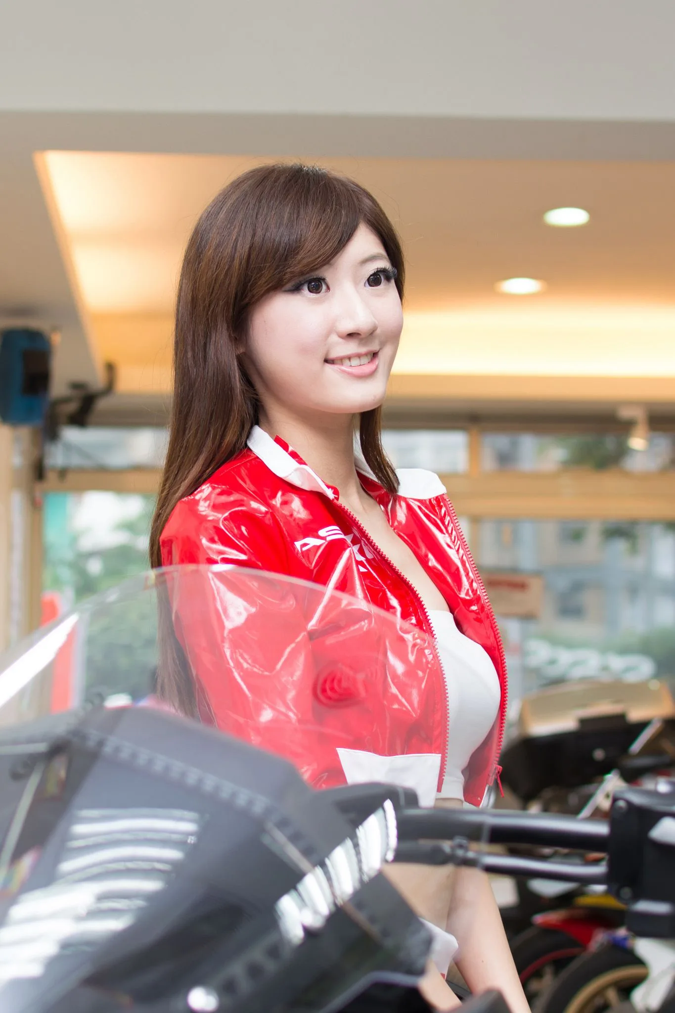[Tập đặc biệt Beautyleg] Người mẫu chân dài Queena - Các buổi chụp ảnh với đồng phục váy ngắn - 48